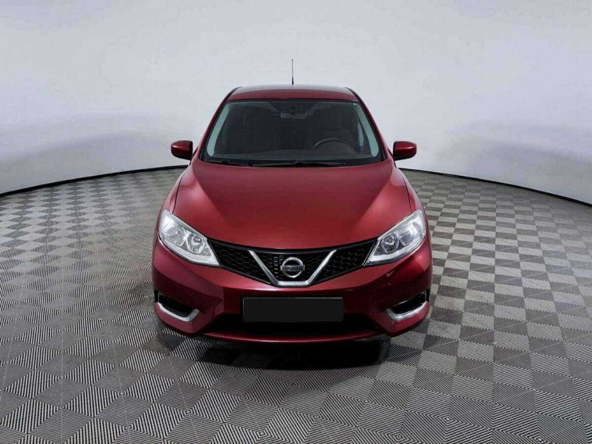 Б/У Ниссан Тиида 2015 года. Фото: #1