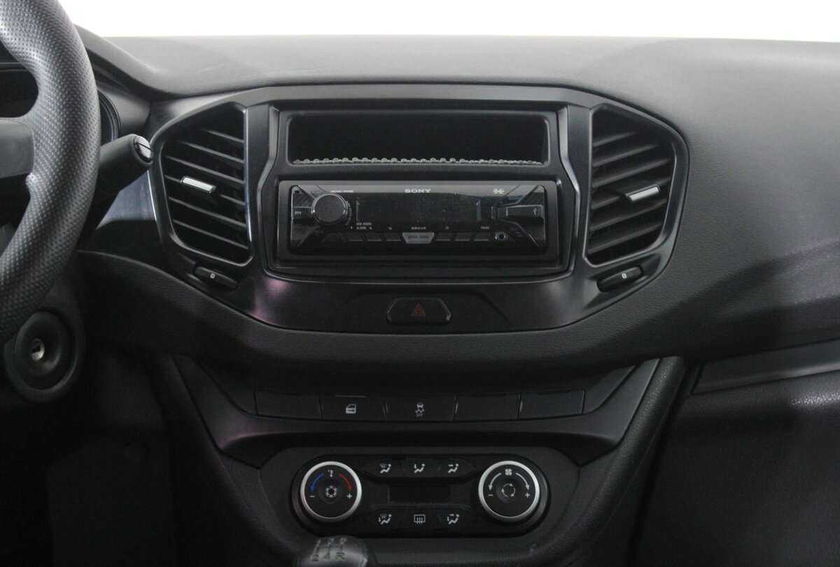 Б/У Лада (ВАЗ) Веста 2017 года. Фото: #11