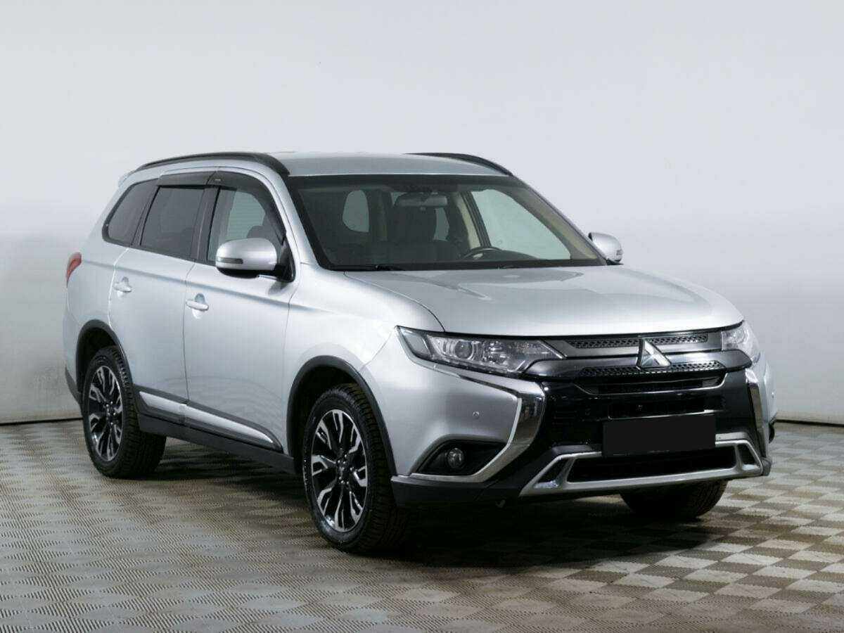Mitsubishi Outlander 2021 года с пробегом. Фото: #2