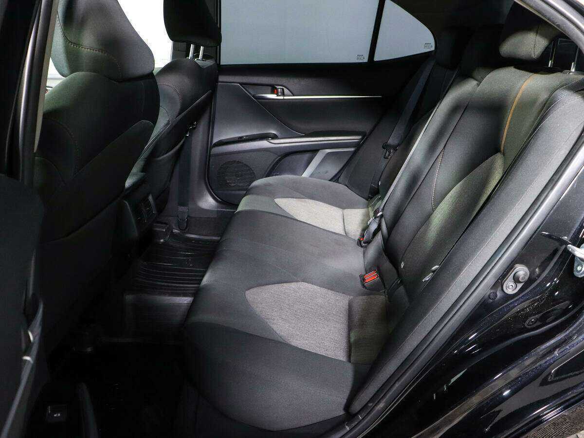 Toyota Camry 2021 года с пробегом. Фото: #9