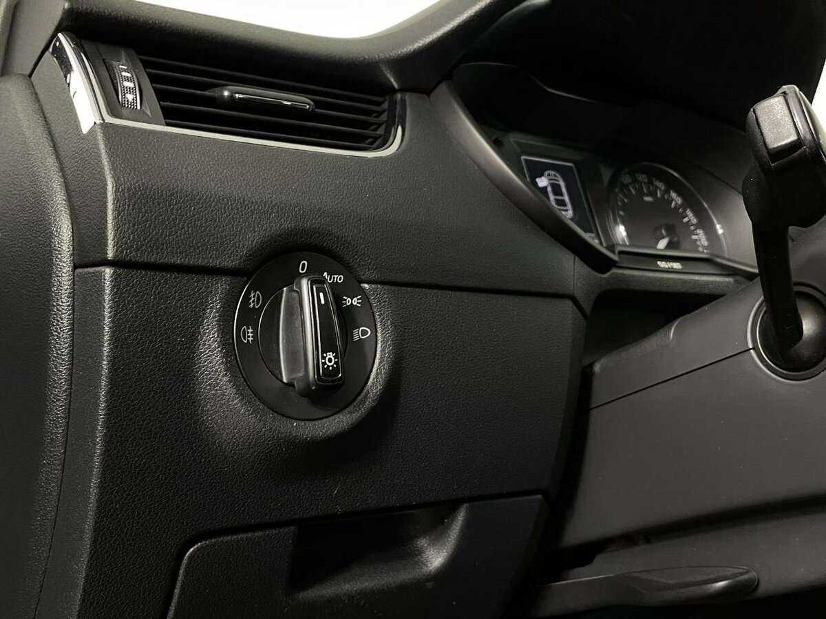 Б/У Шкода Октавия 2014 года. Фото: #8