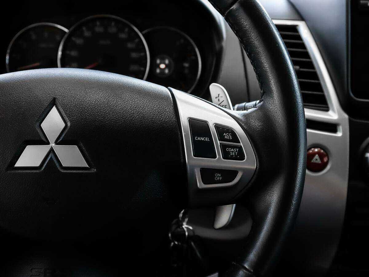 Mitsubishi Pajero Sport 2015 года с пробегом. Фото: #13