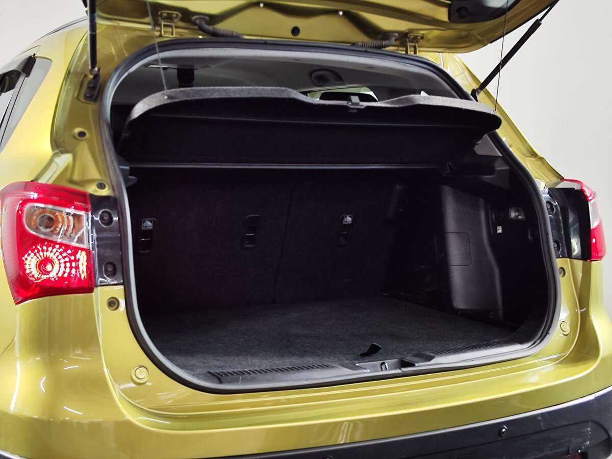 Б/У Сузуки С-Икс4 2014 года. Фото: #5