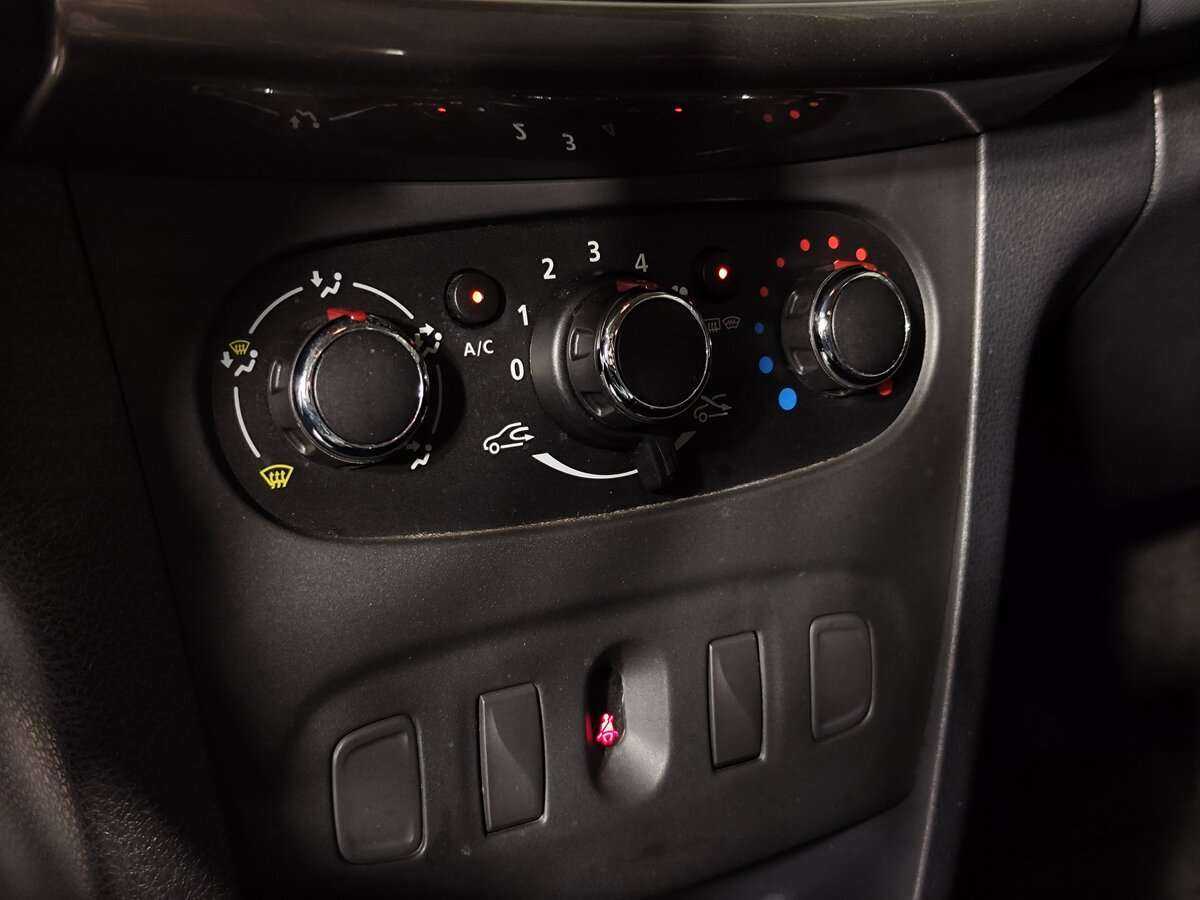 Б/У Рено Логан 2019 года. Фото: #12