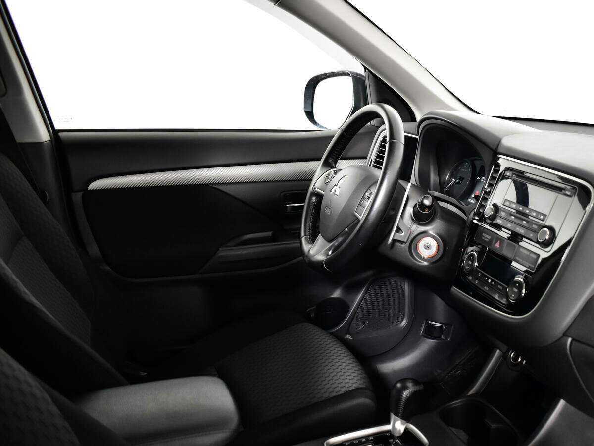 Б/У Митсубиши Оутлэндер 2013 года. Фото: #8