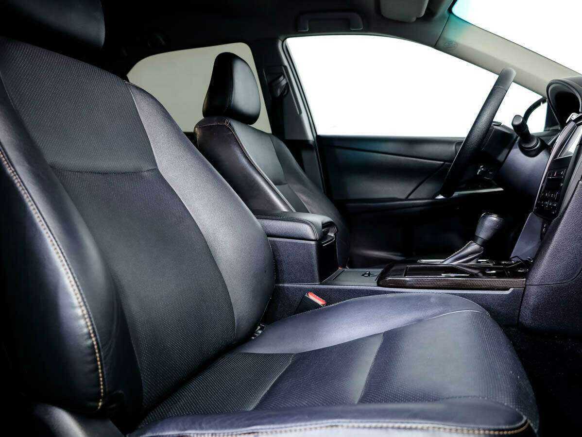 Б/У Тойота Камри 2016 года. Фото: #10