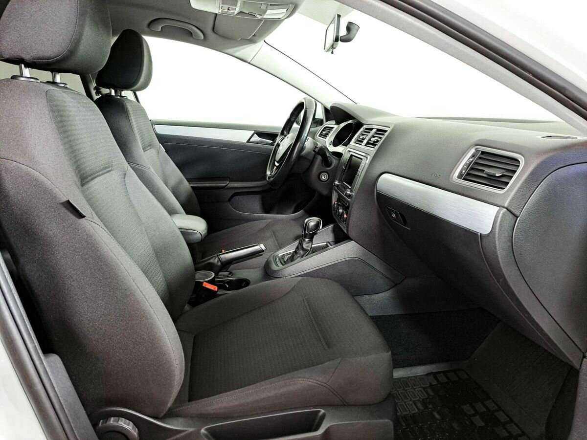 Б/У Фольксваген Джетта 2017 года. Фото: #5