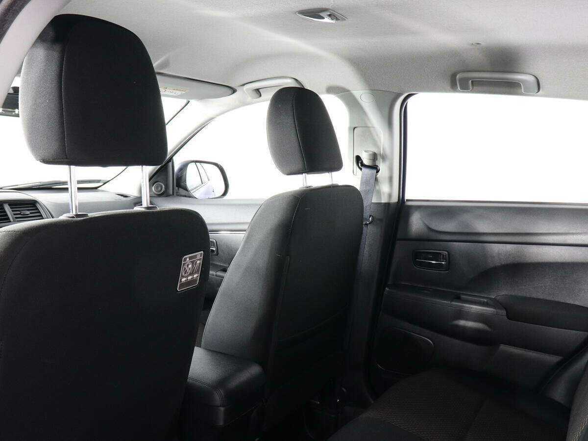 Б/У Митсубиши АС-Икс 2018 года. Фото: #8