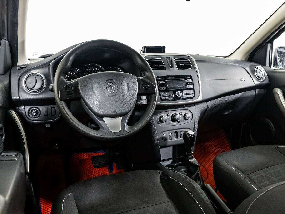 Б/У Рено Сандеро 2015 года. Фото: #9