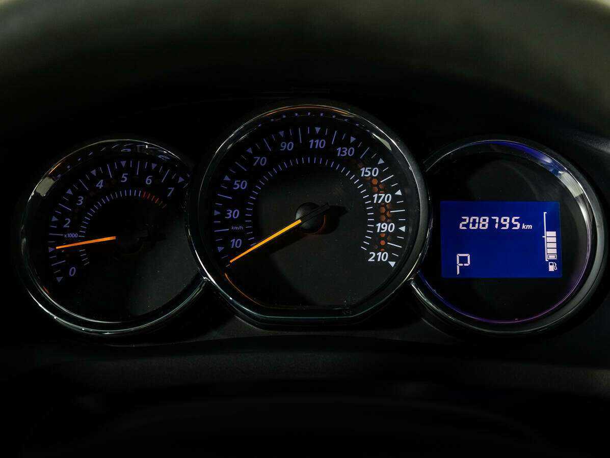 Б/У Рено Сандеро 2015 года. Фото: #10