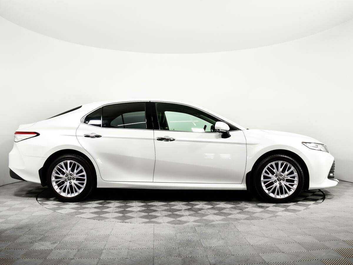 Toyota Camry 2020 года с пробегом. Фото: #3