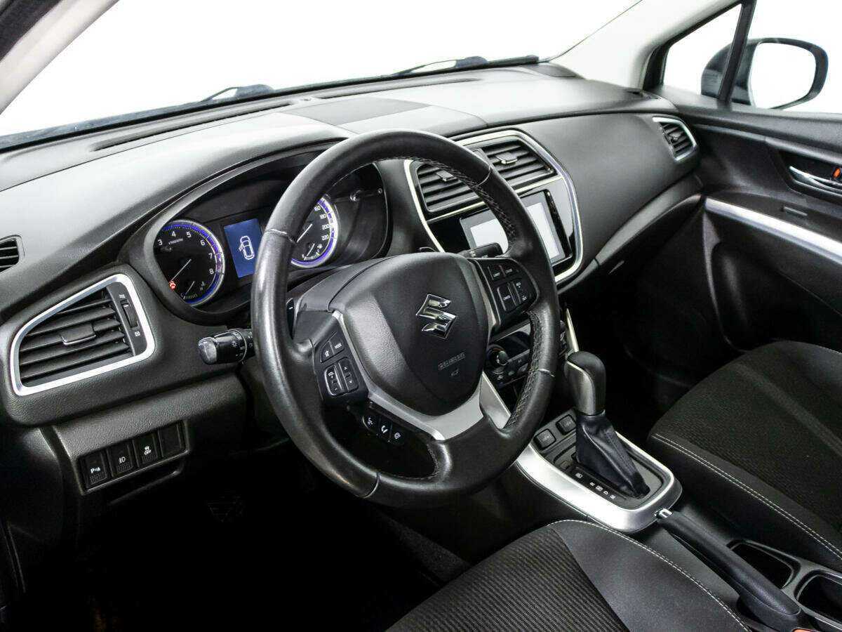 Б/У Сузуки С-Икс4 2018 года. Фото: #10