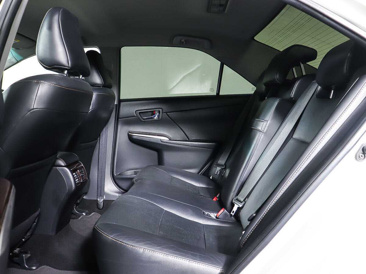 Б/У Тойота Камри 2017 года. Фото: #3