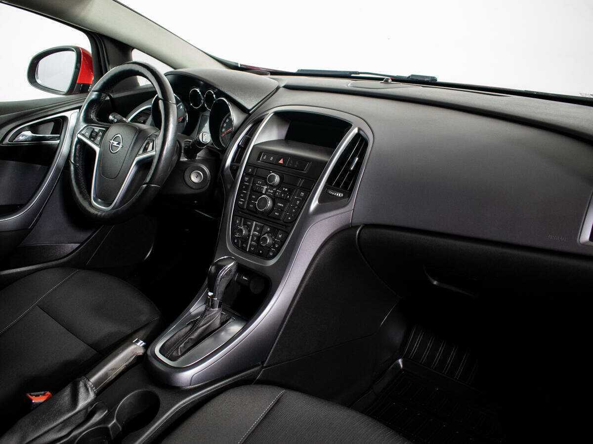 Б/У Опель Астра 2013 года. Фото: #7