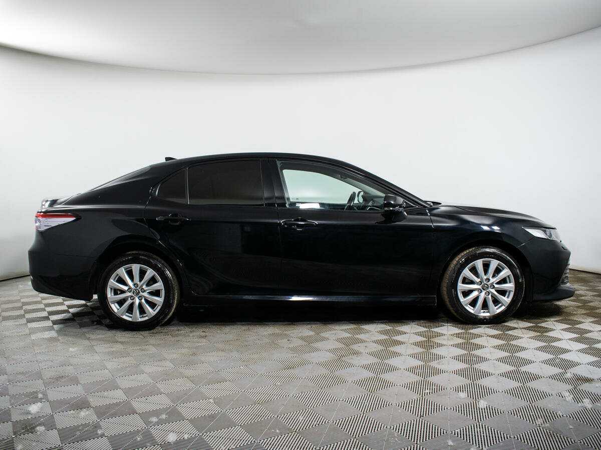 Toyota Camry 2018 года с пробегом. Фото: #3