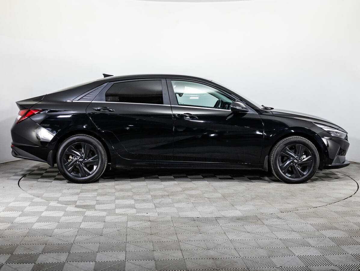 Hyundai Elantra 2020 года с пробегом. Фото: #3