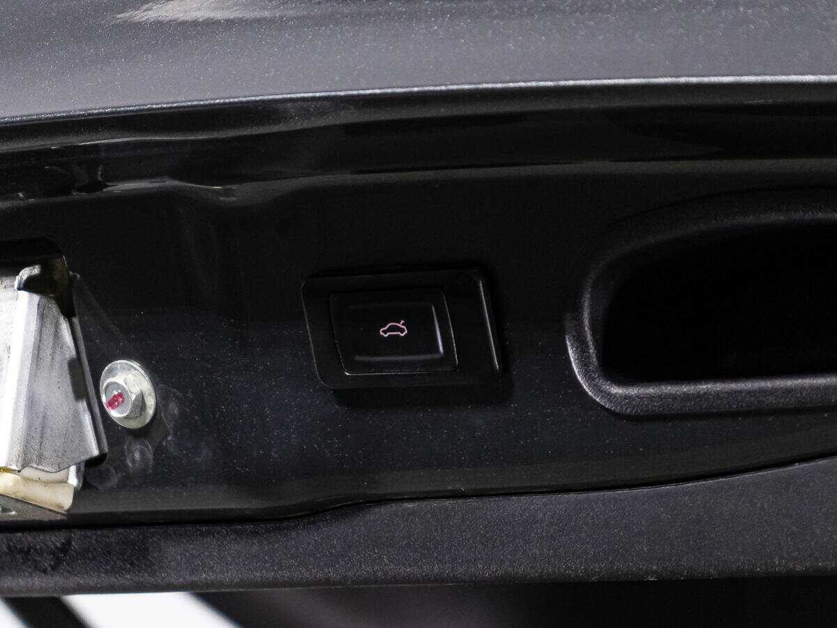 Б/У Митсубиши Оутлэндер 2017 года. Фото: #15