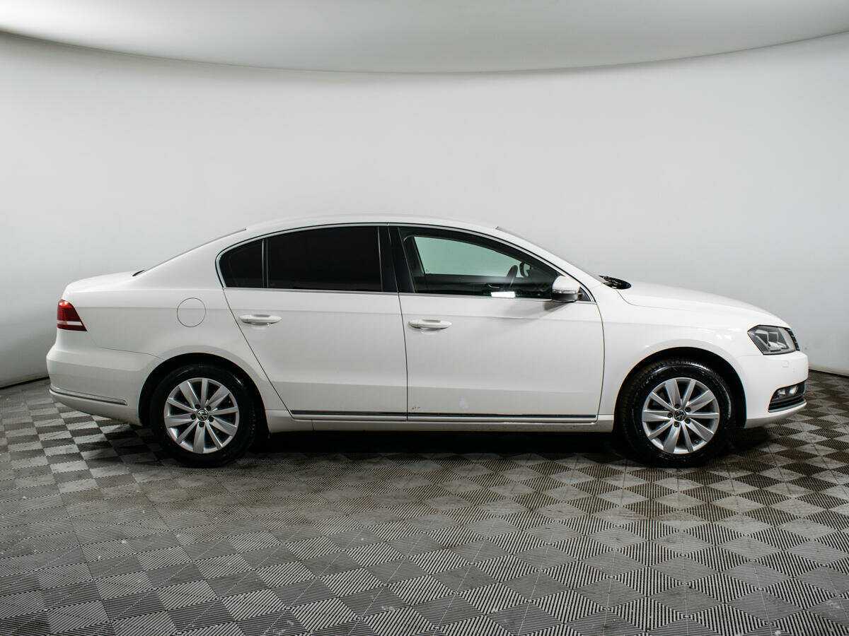 Б/У Фольксваген Пассат 2014 года. Фото: #2