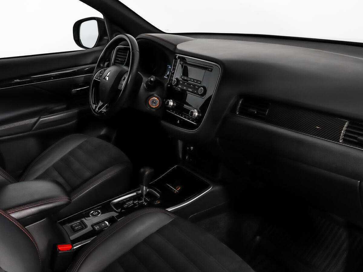 Mitsubishi Outlander 2021 года с пробегом. Фото: #12