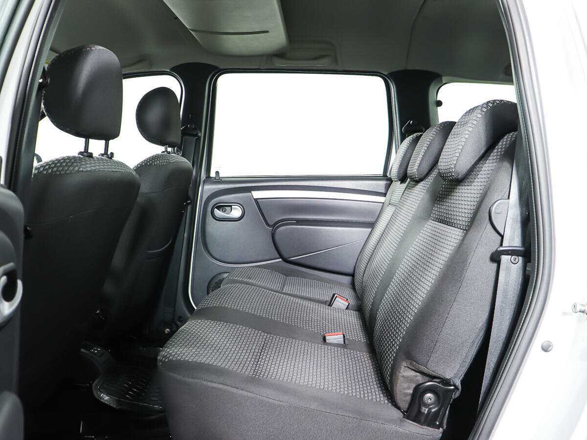 Б/У Лада (ВАЗ) Ларгус 2015 года. Фото: #9