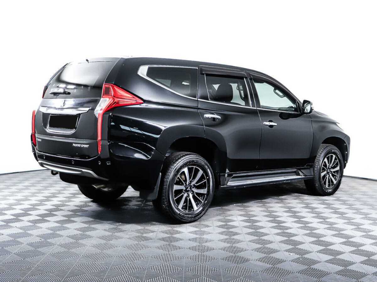 Mitsubishi Pajero Sport 2018 года с пробегом. Фото: #4