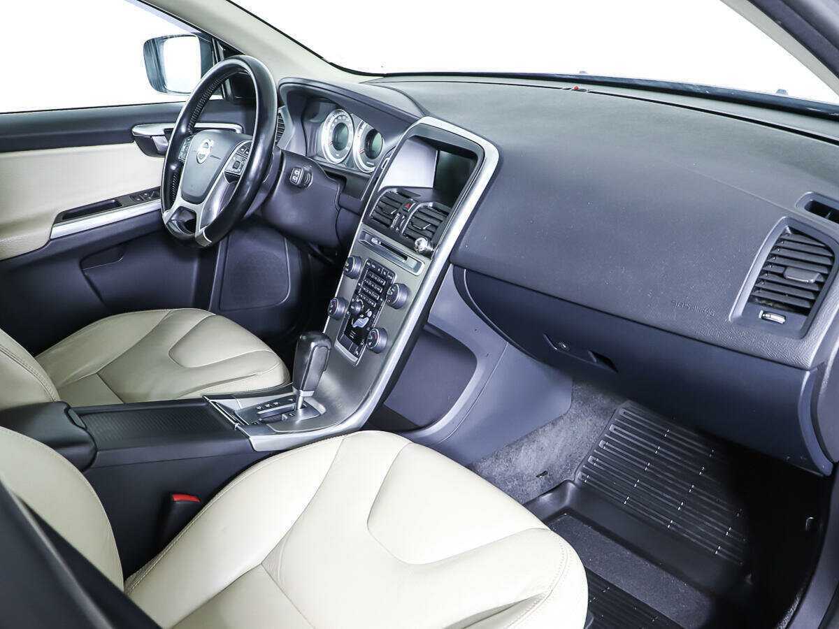 Б/У Вольво ИксЦ60 2012 года. Фото: #10