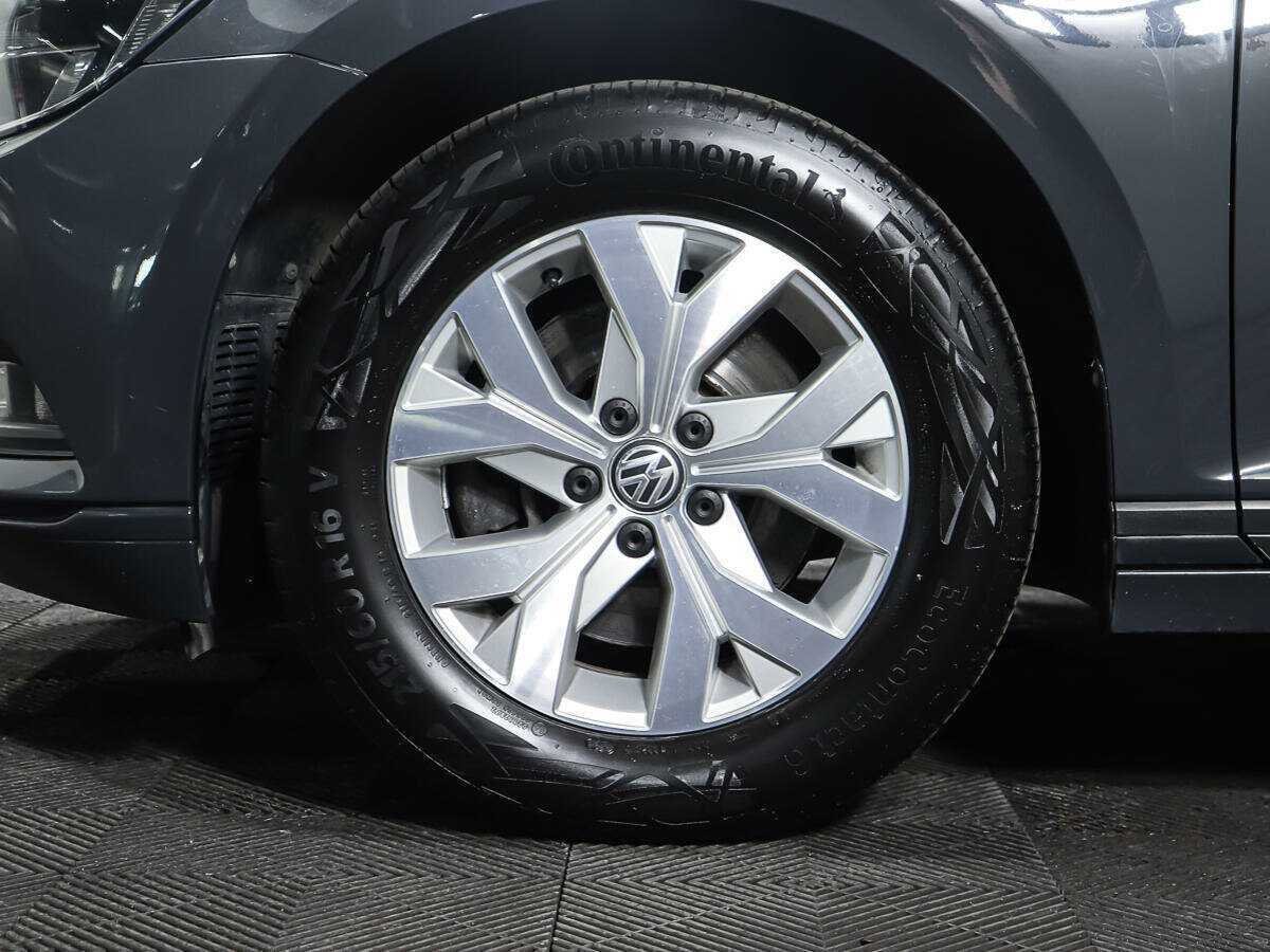 Б/У Фольксваген Пассат 2017 года. Фото: #19