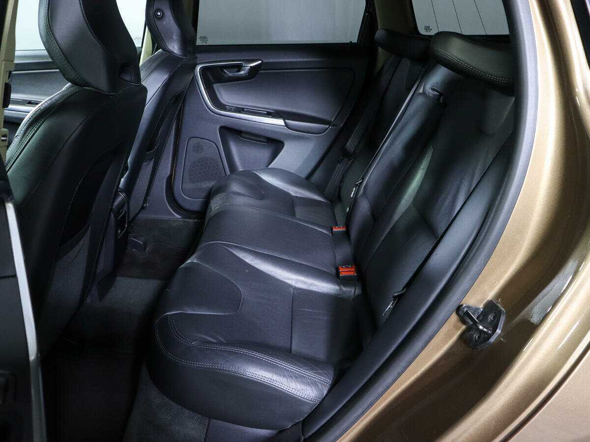 Б/У Вольво ИксЦ60 2012 года. Фото: #8