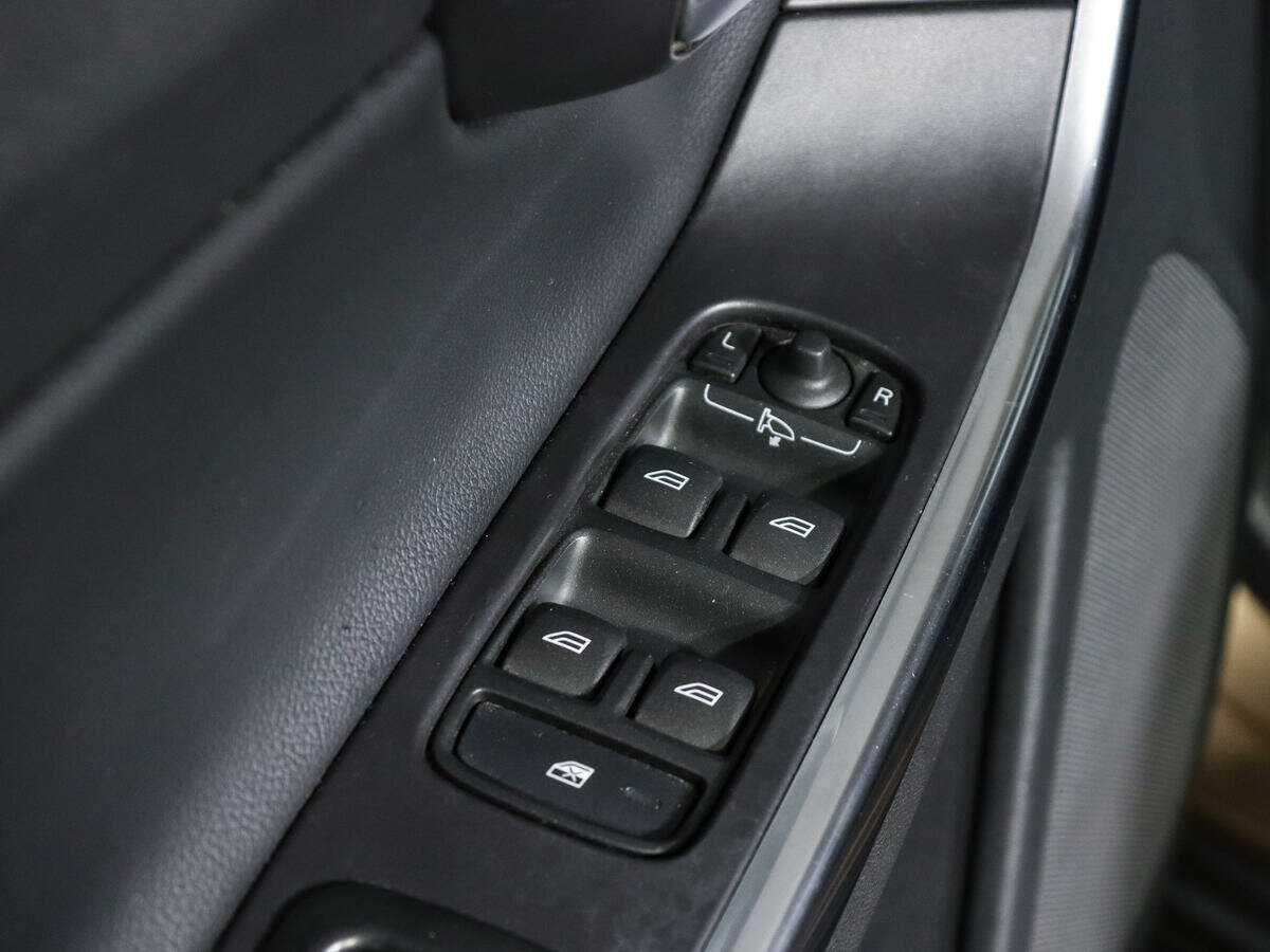 Б/У Вольво ИксЦ60 2012 года. Фото: #17