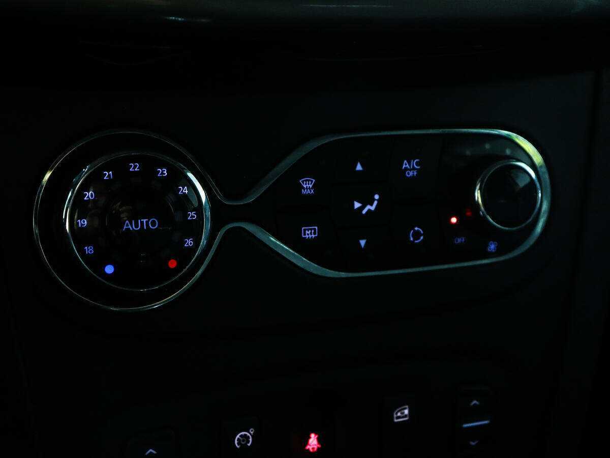 Б/У Рено Сандеро 2016 года. Фото: #14