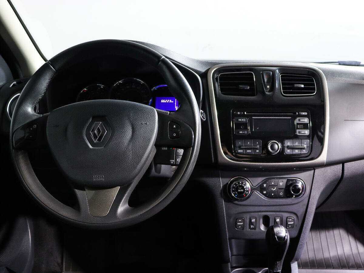 Б/У Рено Сандеро 2016 года. Фото: #11