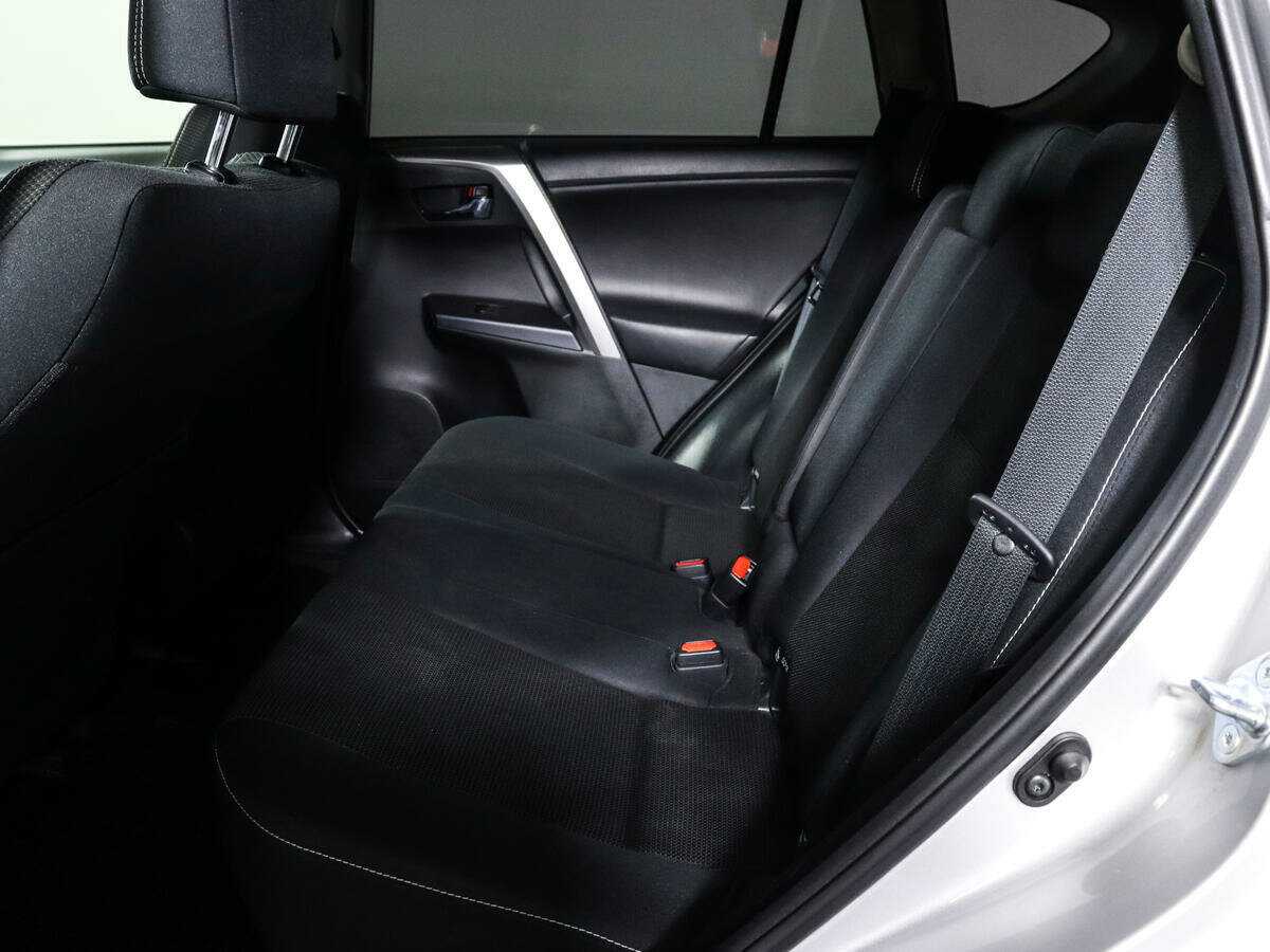 Toyota RAV4 2016 года с пробегом. Фото: #9