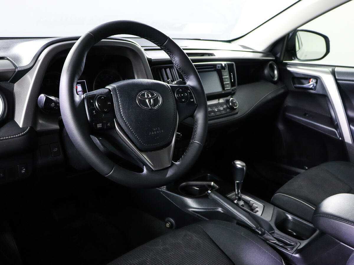 Toyota RAV4 2016 года с пробегом. Фото: #13