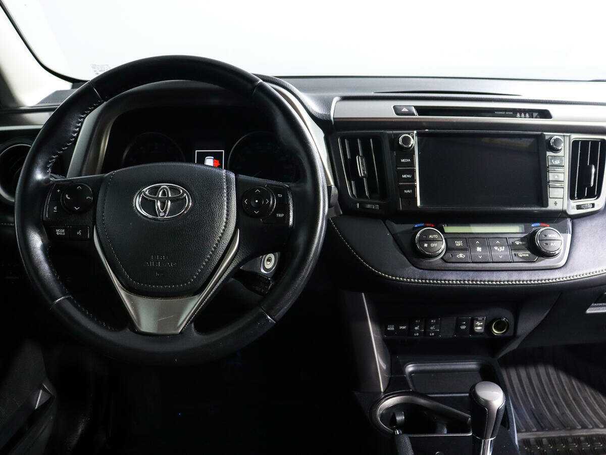 Toyota RAV4 2017 года с пробегом. Фото: #9