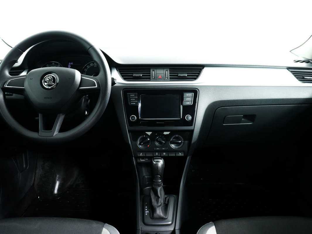 Б/У Шкода Рапид 2019 года. Фото: #10