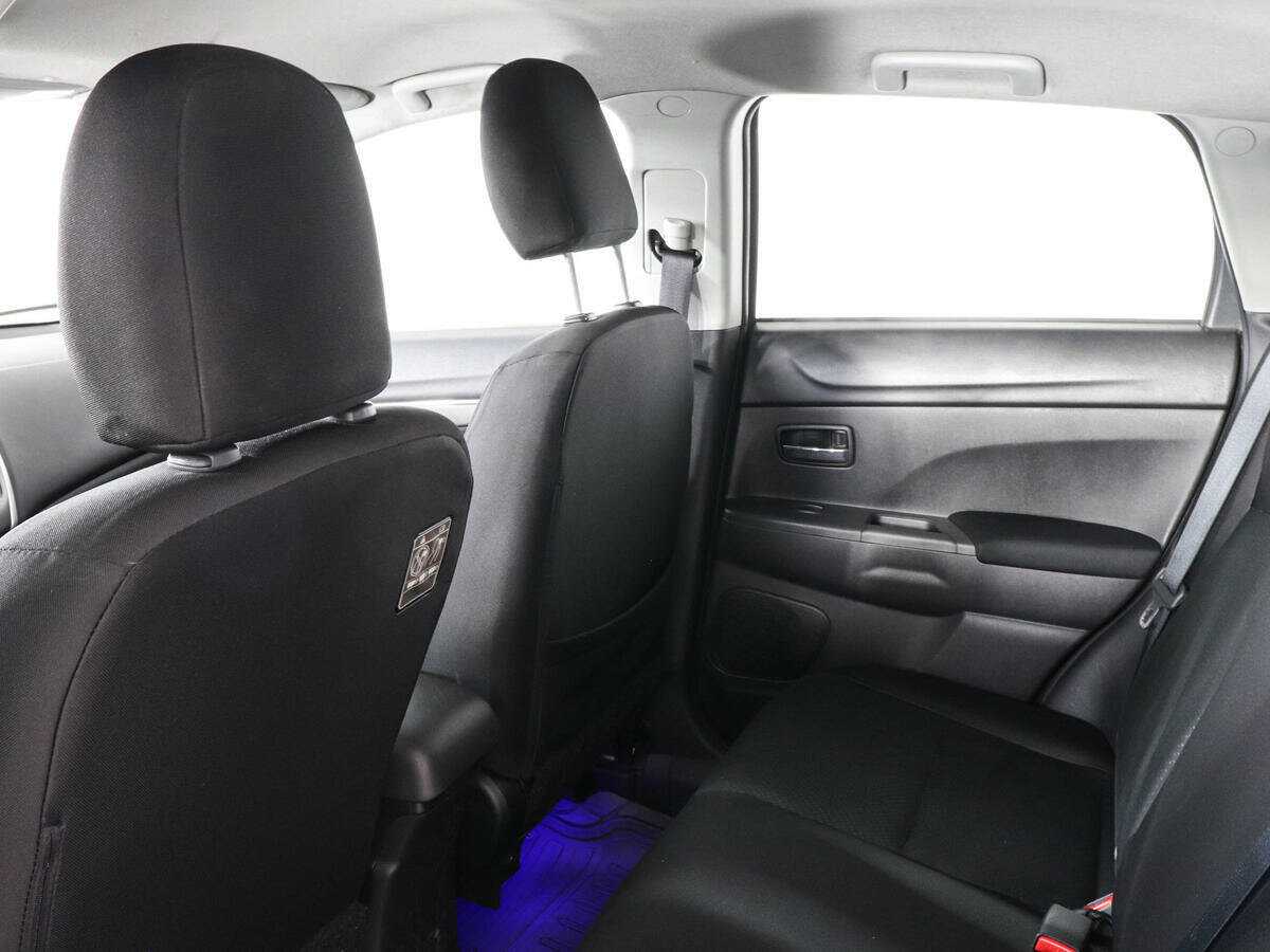 Б/У Митсубиши АС-Икс 2013 года. Фото: #11