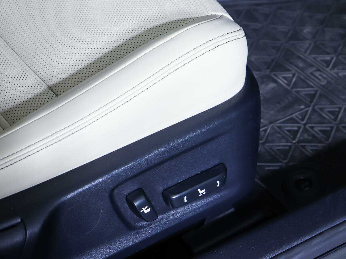 Lexus IS 2013 года с пробегом. Фото: #15