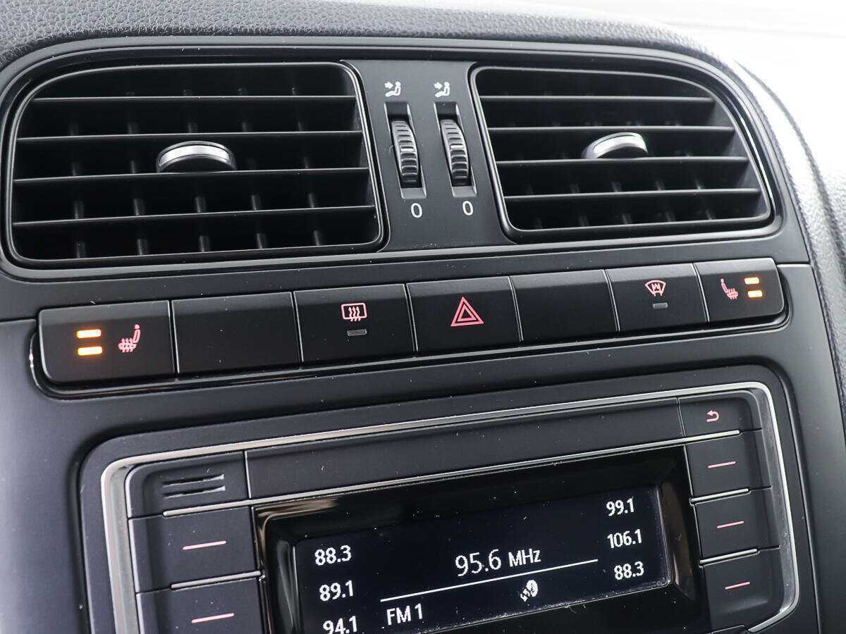 Б/У Фольксваген Поло 2017 года. Фото: #17