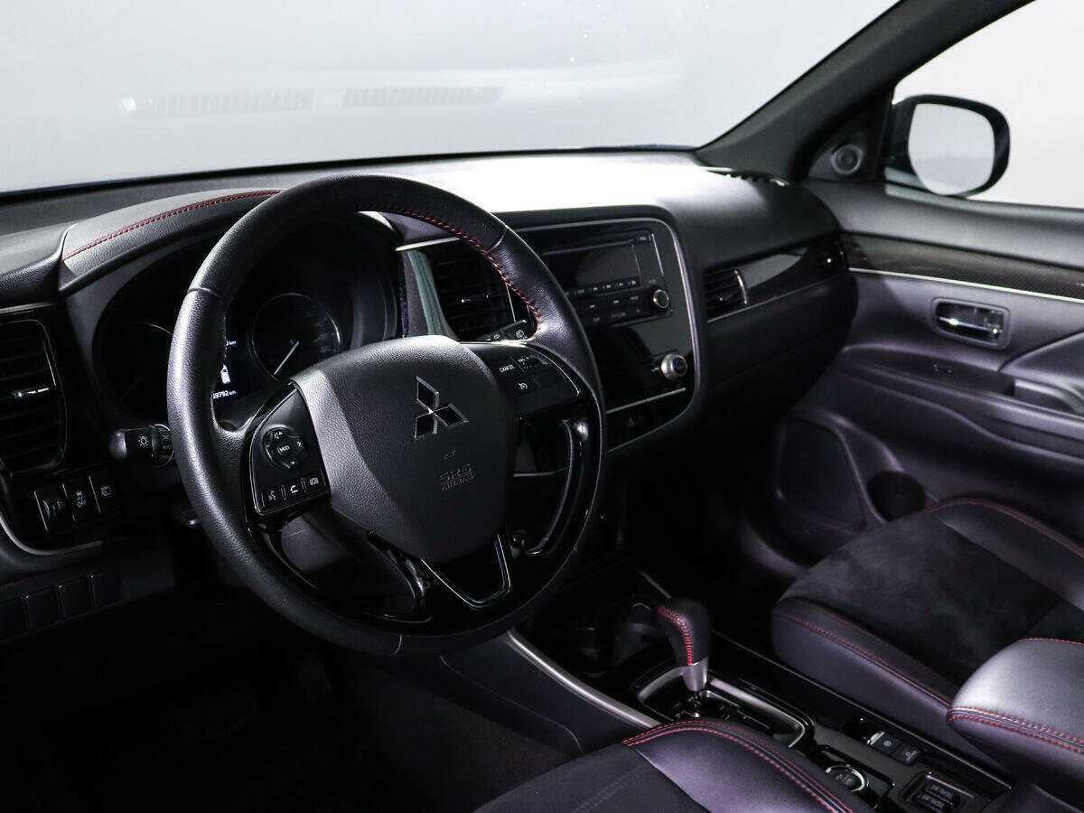Mitsubishi Outlander 2020 года с пробегом. Фото: #11