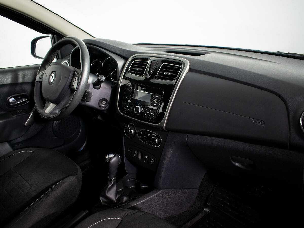 Б/У Рено Сандеро 2017 года. Фото: #8