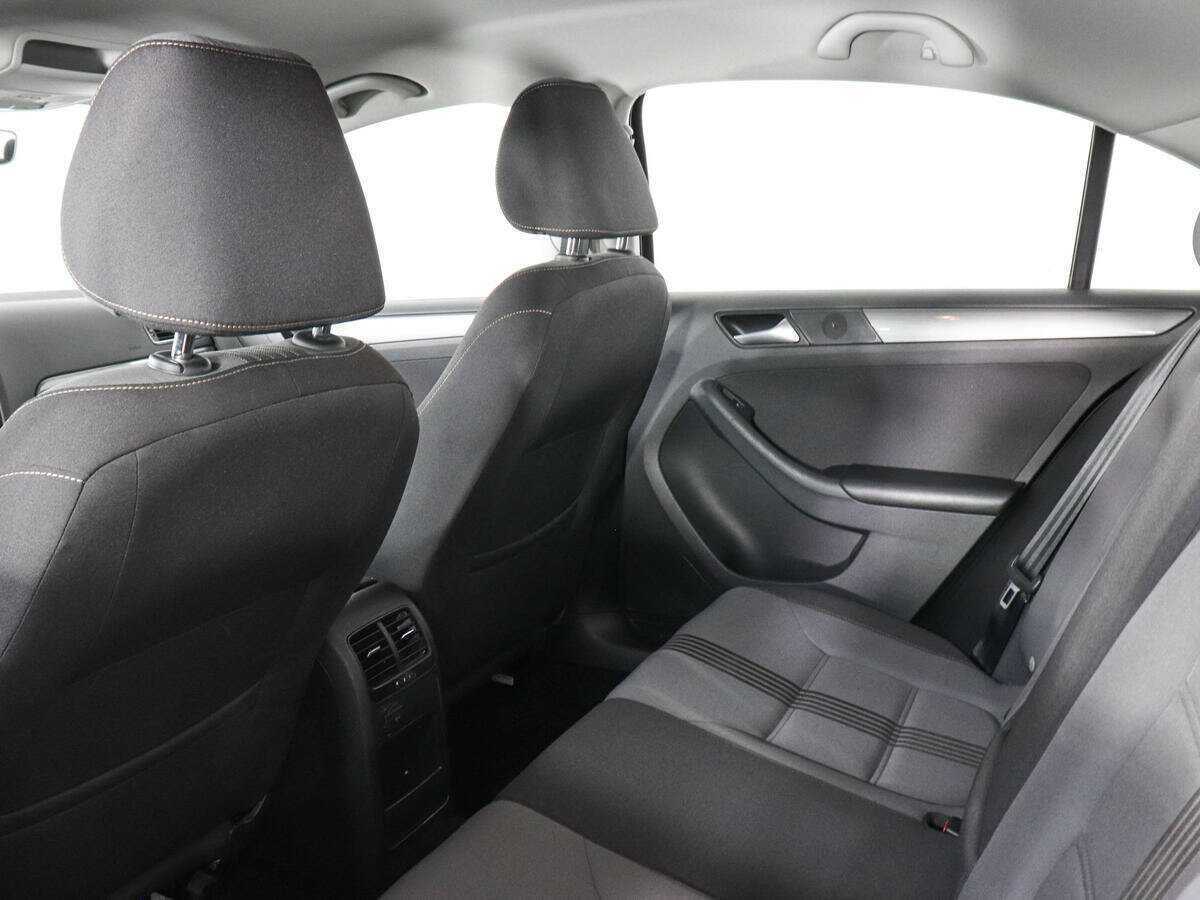 Б/У Фольксваген Джетта 2017 года. Фото: #11