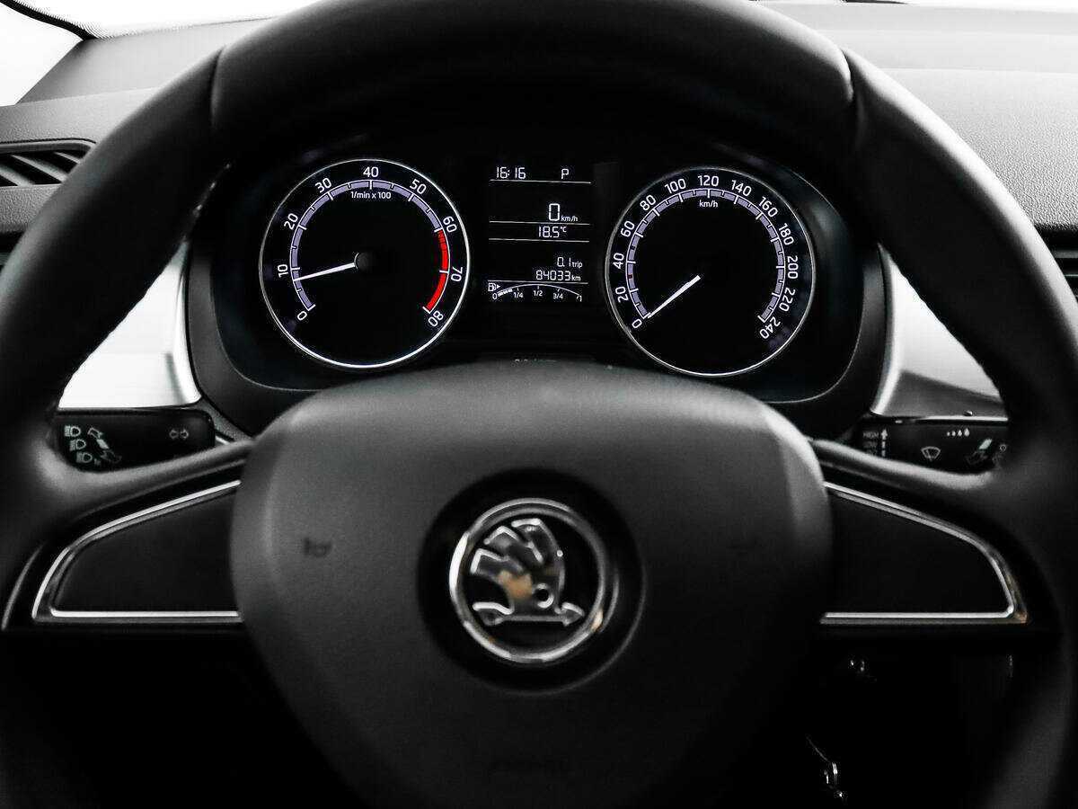 Б/У Шкода Рапид 2018 года. Фото: #15