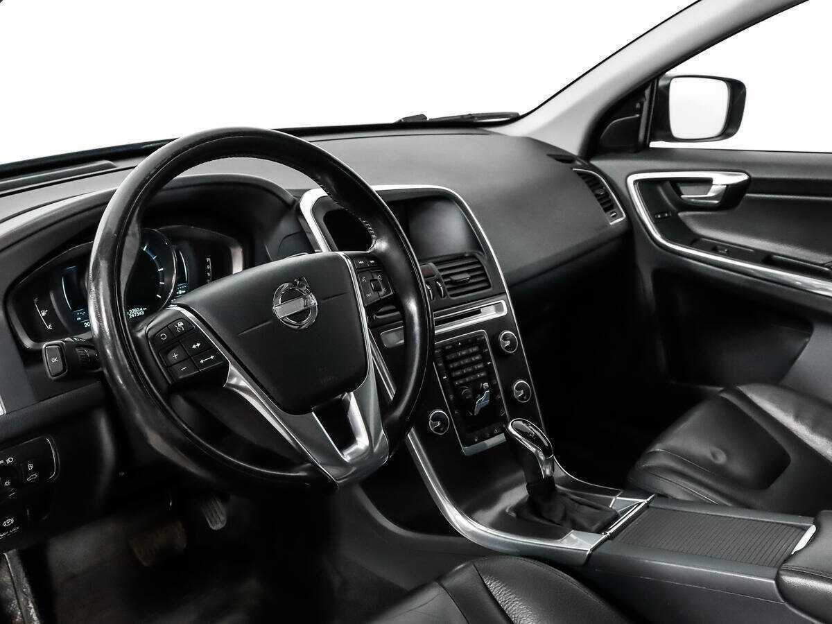 Б/У Вольво ИксЦ60 2013 года. Фото: #8