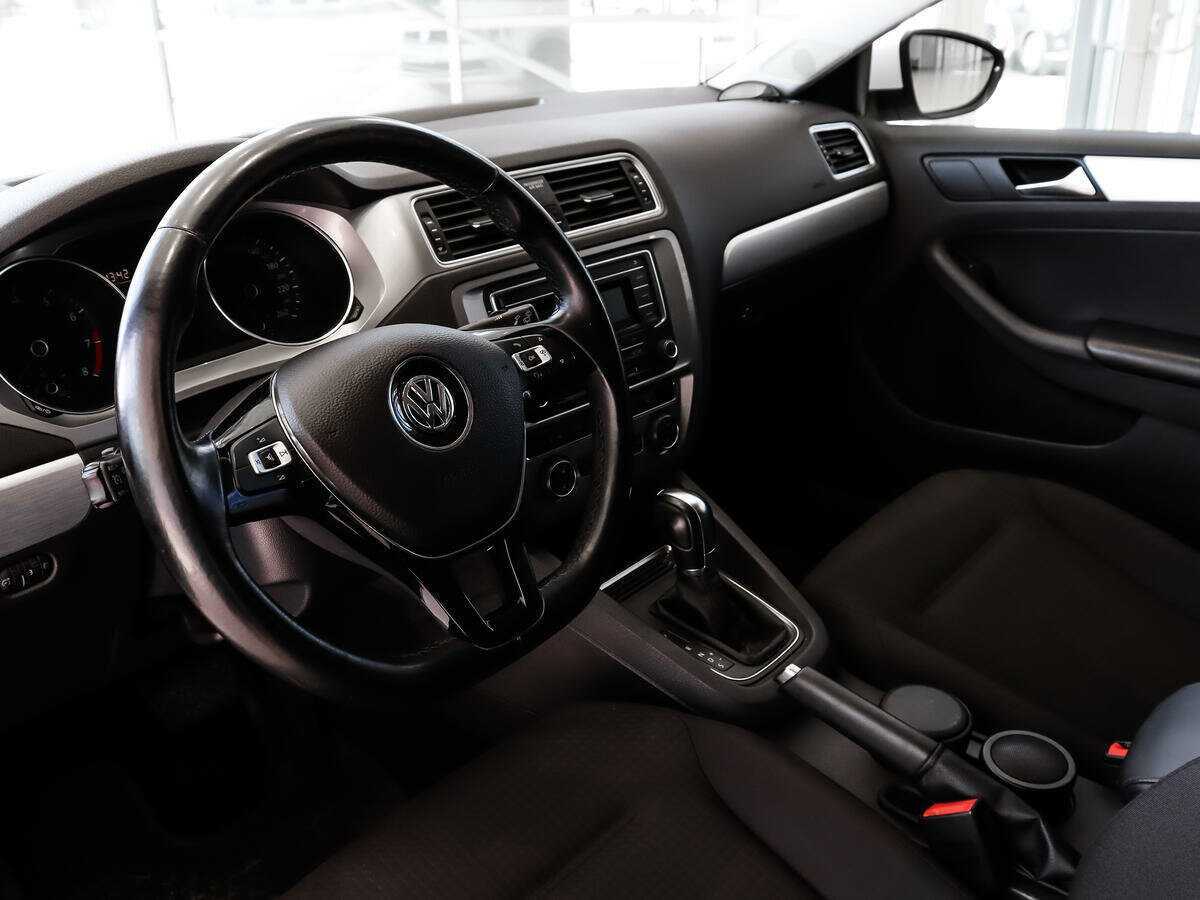 Б/У Фольксваген Джетта 2017 года. Фото: #8