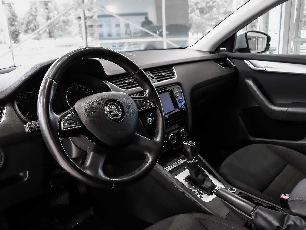 Б/У Шкода Октавия 2014 года. Фото: #8