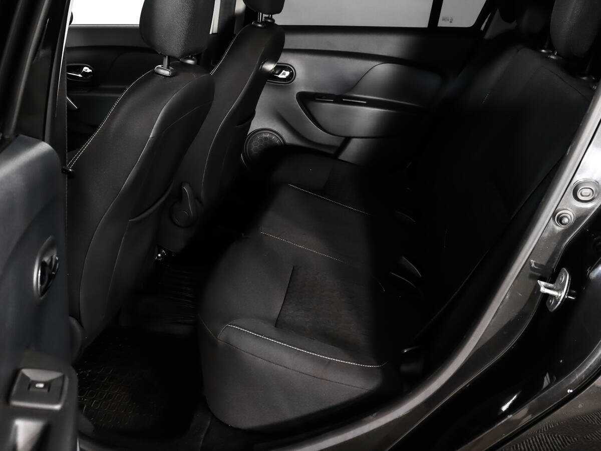 Б/У Рено Логан 2014 года. Фото: #9