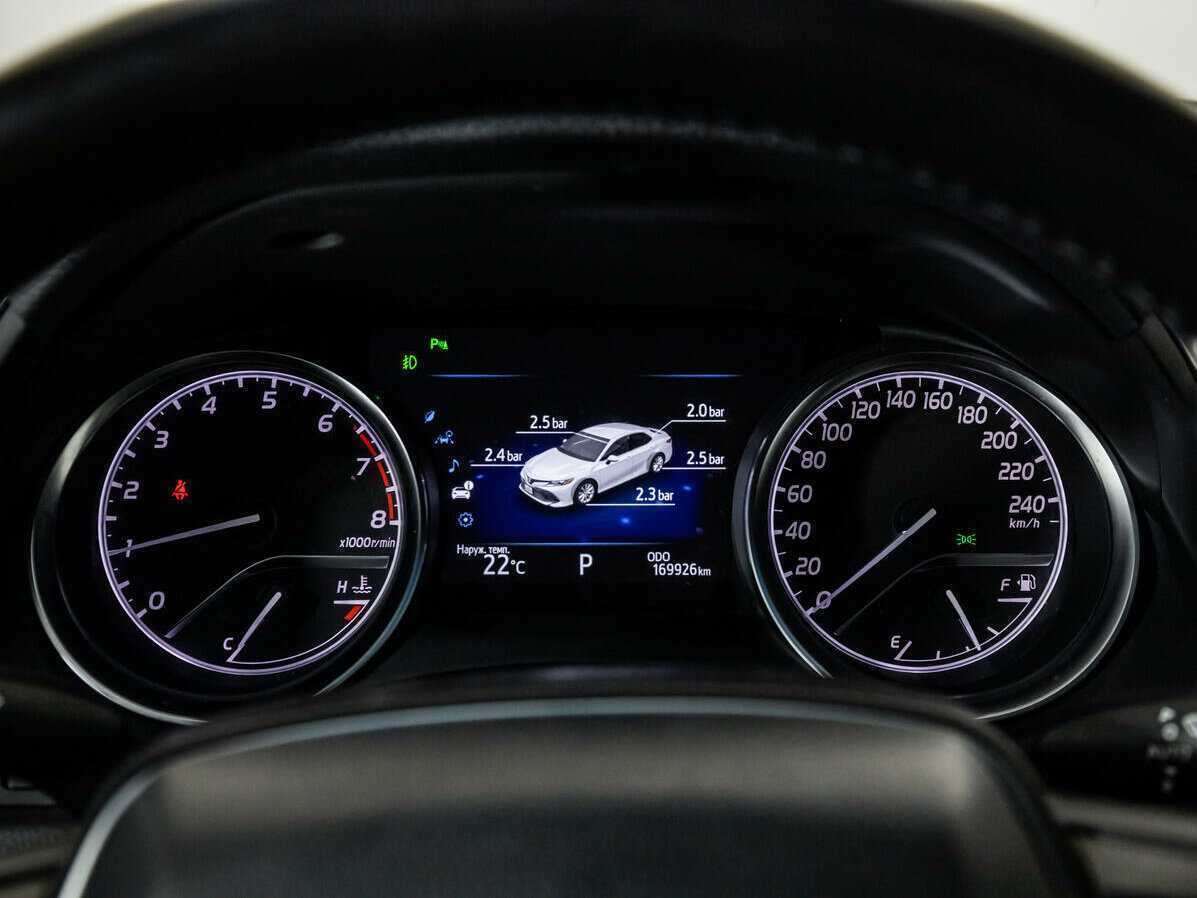 Toyota Camry 2018 года с пробегом. Фото: #10