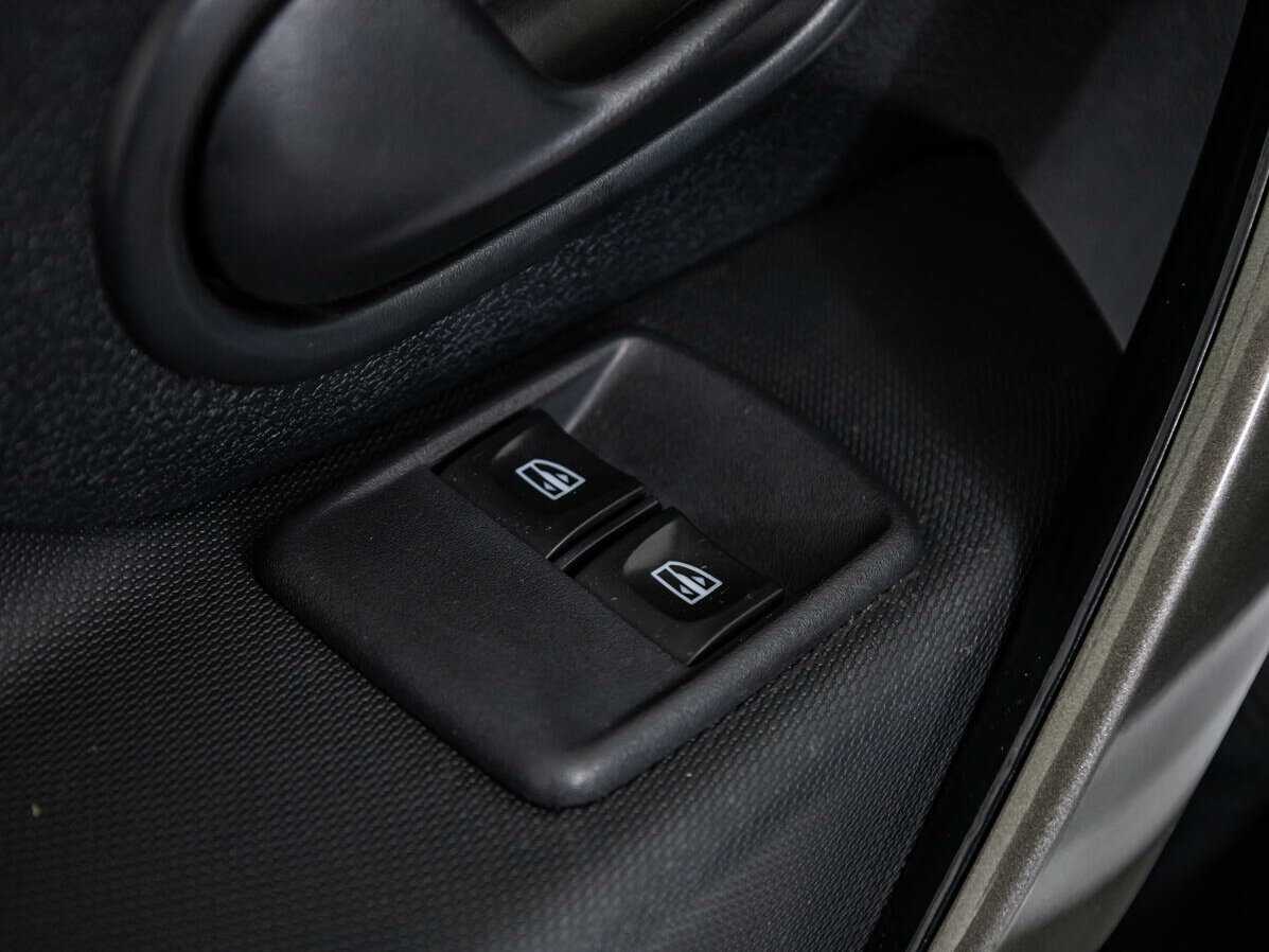 Б/У Рено Логан 2019 года. Фото: #13