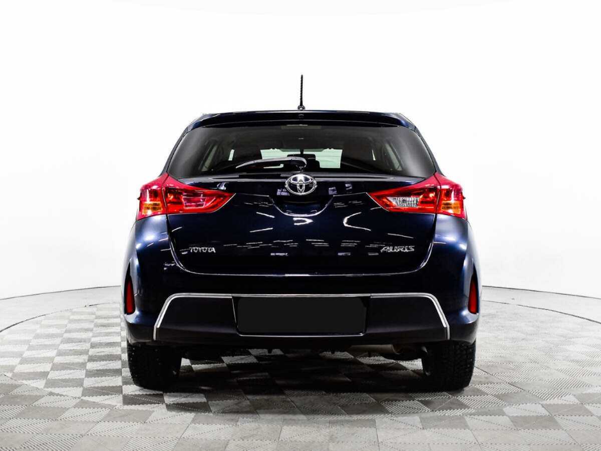 Б/У Тойота Аурис 2013 года. Фото: #5