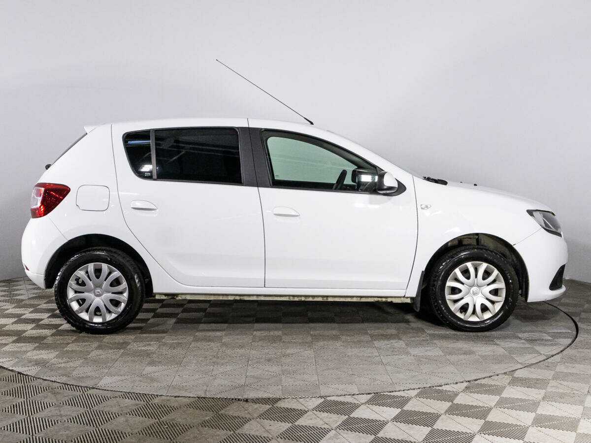 Б/У Рено Сандеро 2018 года. Фото: #3